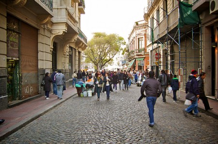 the famous antique fair of the "plaza dorrego", two blocks from the loft